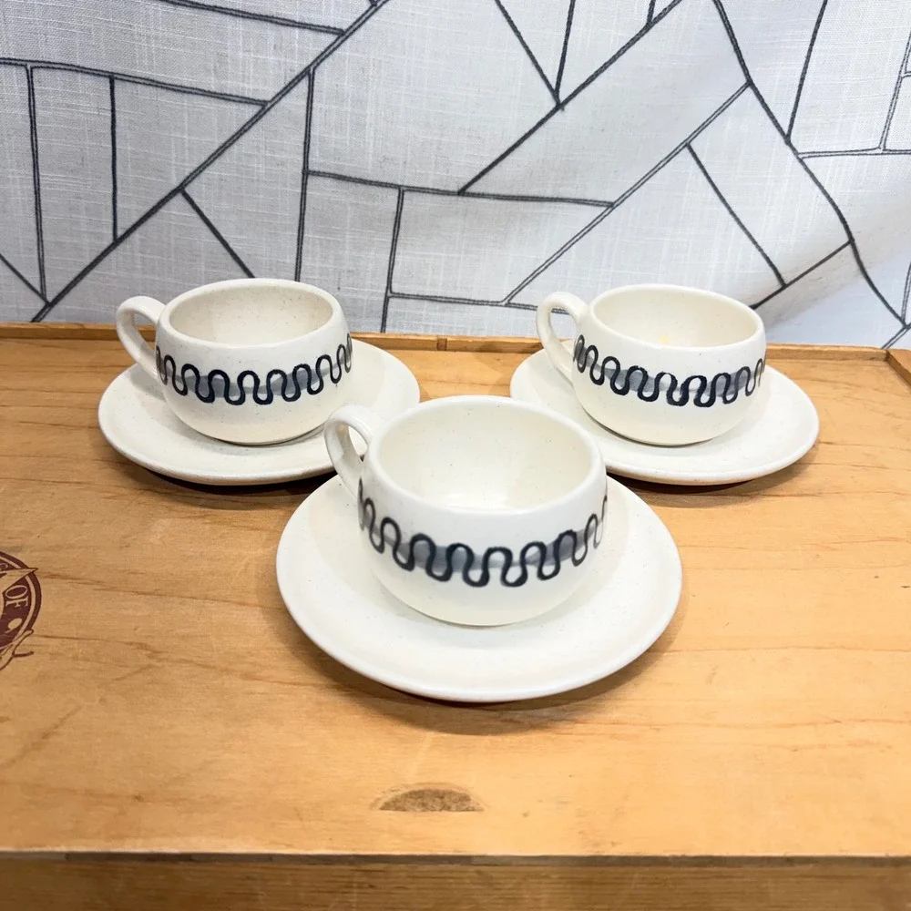 Vernonware Metlox Aztec Poppy Coffee Cups Saucers‎ Set 3 MCM Vintage Squiggle